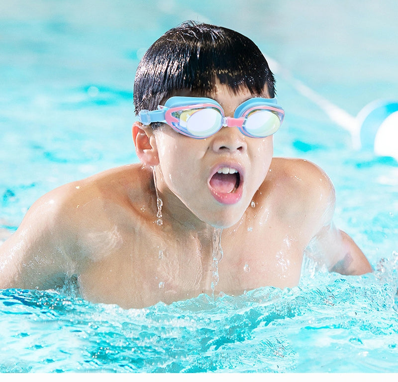 Comfortable Anti-fog Swimming Goggles with case Waterproof UV Protection For Kids Boys Girls Soft Silicone Seals For Comfort Perfect For Lap Triathlon Training & Aquatic Sports（B）