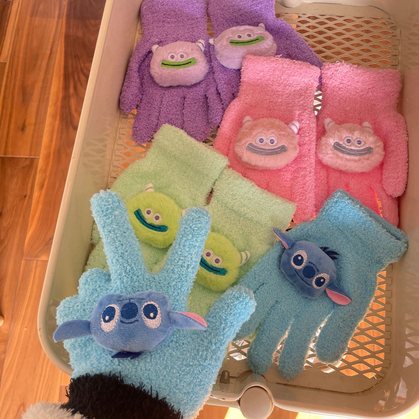 Full Finger Gloves Dinosaur Cat Capybara Winter Knit Warm Mittens Soft Lined Fleece Thermal Outdoor Stretchy Gloves for Kids boys girls(Stitch)