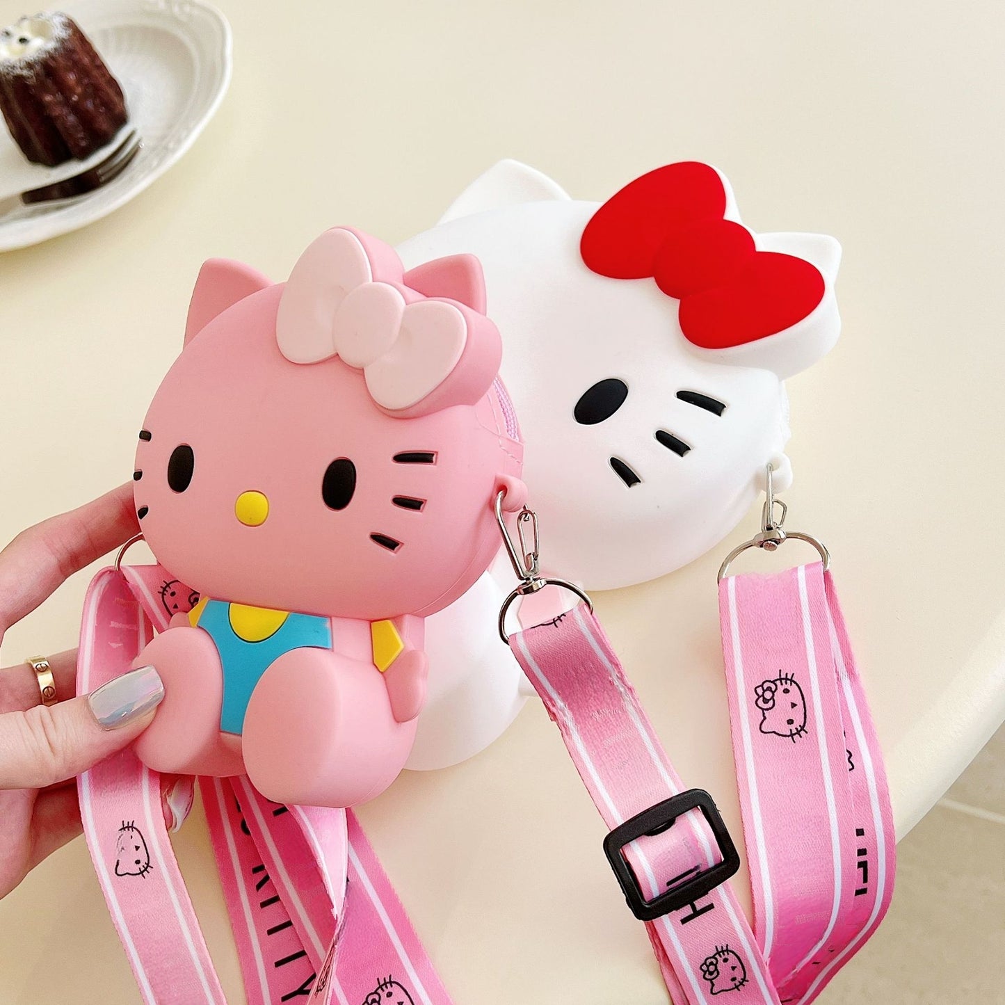 Kids Purse Girls Silicone Mini Children's Coin Purse Cute Cartoon Shoulder Bag Crossbody Bag Accessories Bags Adjustable Strap for Kids Gift Travel Holiday (Kitty)