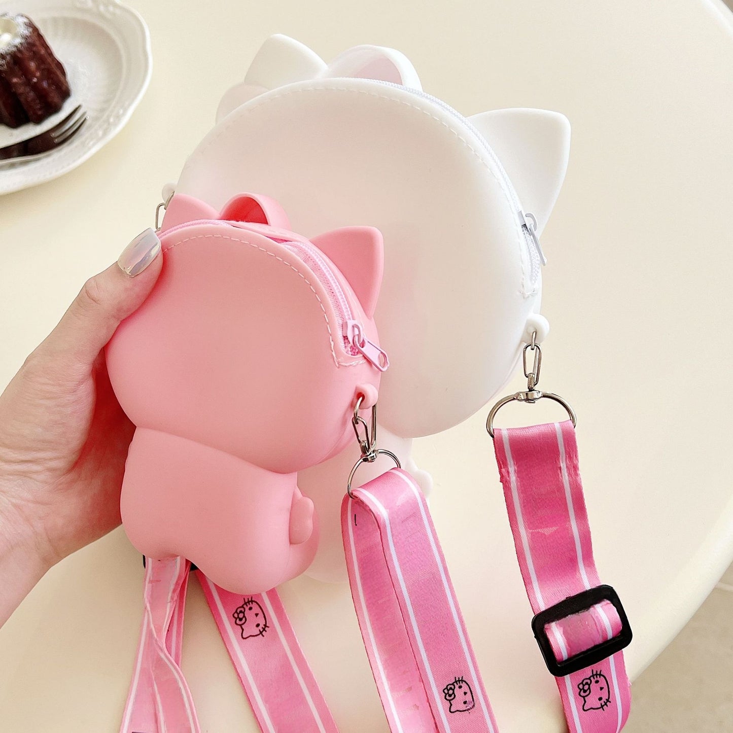 Kids Purse Girls Silicone Mini Children's Coin Purse Cute Cartoon Shoulder Bag Crossbody Bag Accessories Bags Adjustable Strap for Kids Gift Travel Holiday (Kitty)