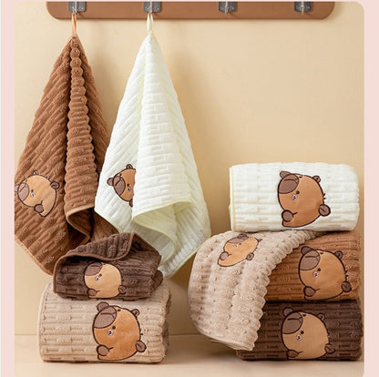 Cute Capybara Cat Bath Towels Set, Soft Super Absorbent Coral Fleece Bath Towel and Face Towel for Bathroom Hotel Gym Spa Beach (Cat)